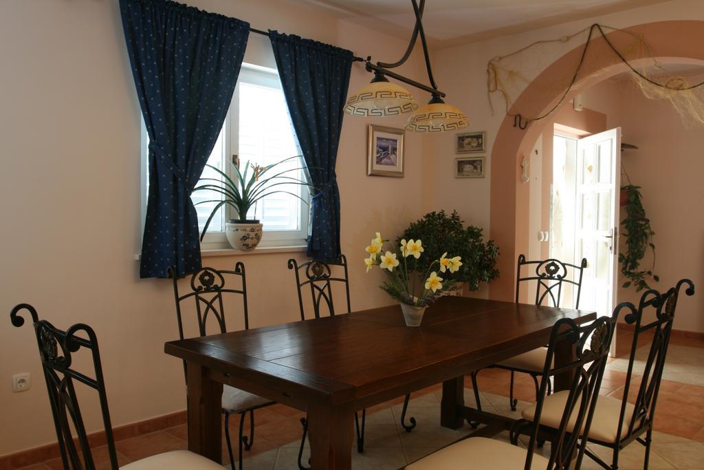 Apartment Parlov Rogoznica  Phòng bức ảnh